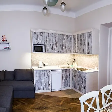 White House * Lviv